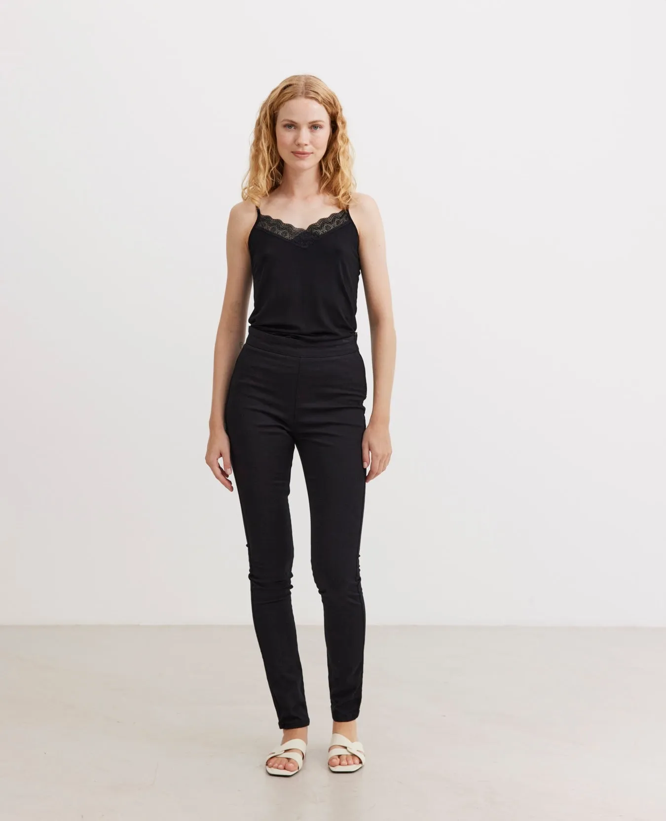 ELLANN STRETCHY BASIC TROUSERS