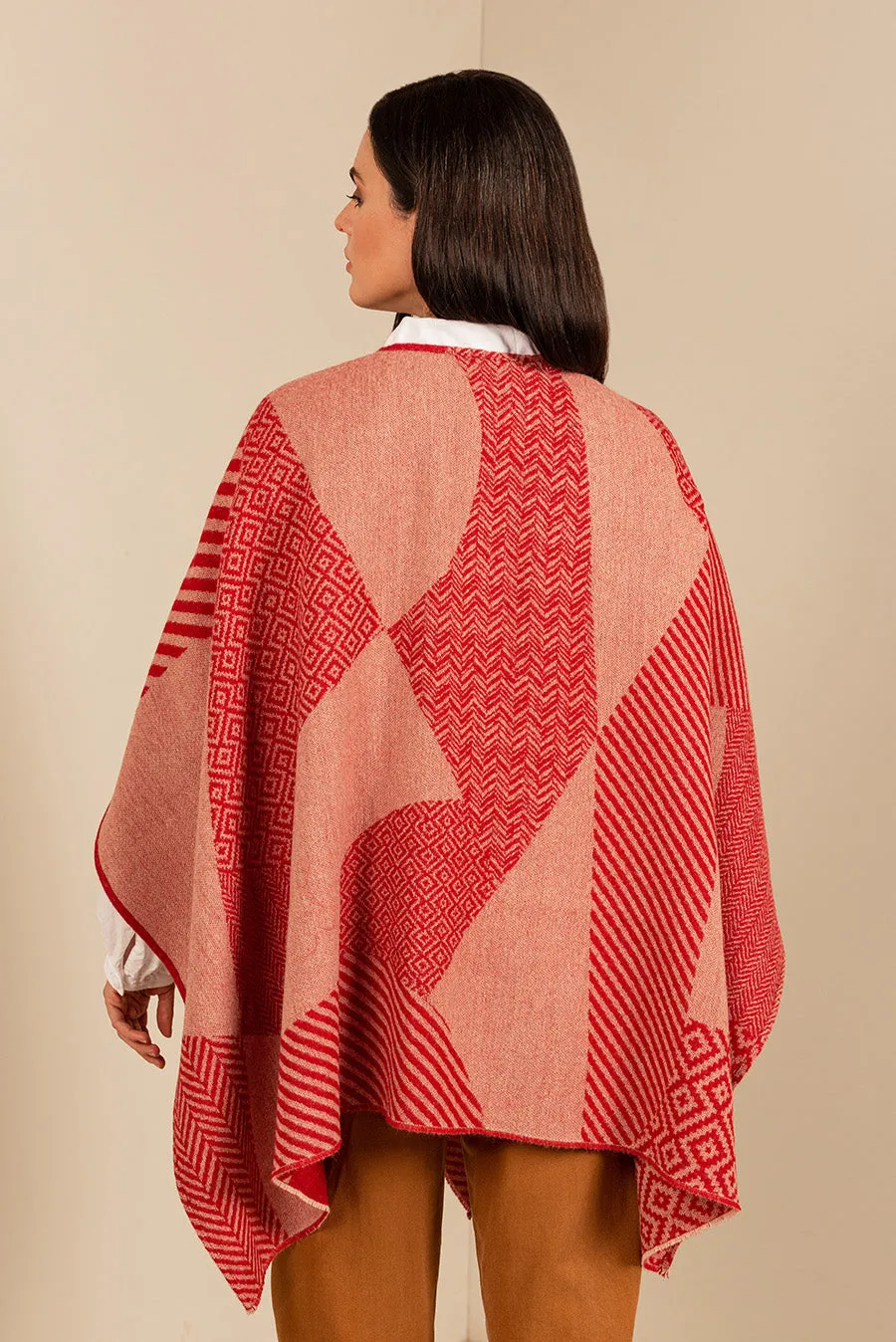 Urubu Cape Baby Alpaca Color Red